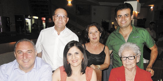 Empresários, Ézio Pedrosa e sua Moema, e Marcelo Pinheiro e sua Yone, mais os artistas plásticos Anésia Miguel de Lima e W. Veríssimo